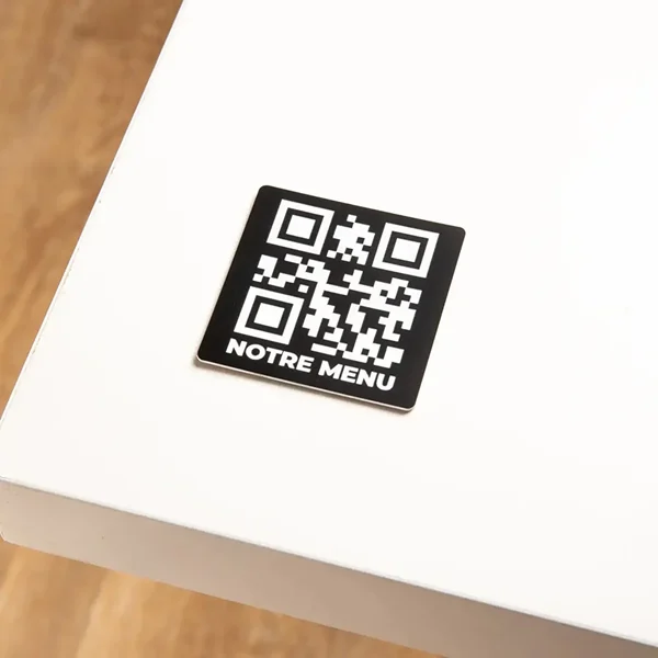 Plaque adhésive QR Code gravée au laser